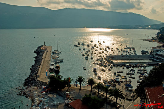 Blick auf den Hafen von Herzeg Novi