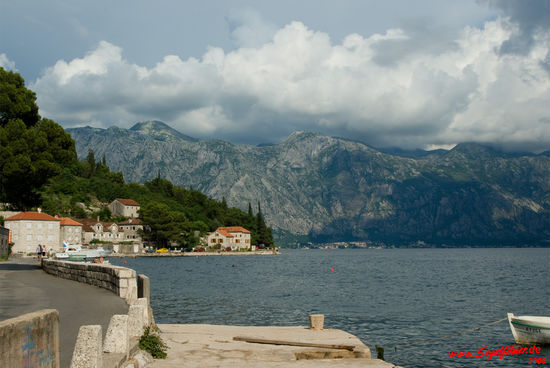 Die Aussichten vom Rand der Bucht sind fast überall kolossal
