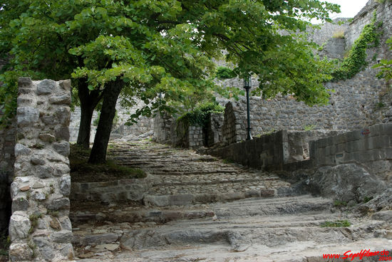 Wer wohl alles schon über diese Treppe lief? - Wir zwei jedenfalls sind es auch.