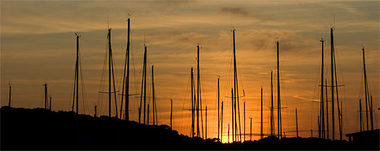Sonnenuntergang vom Stadthafen in Mali Losinj aus gesehen