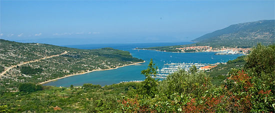 Blick auf Cres mit Marina