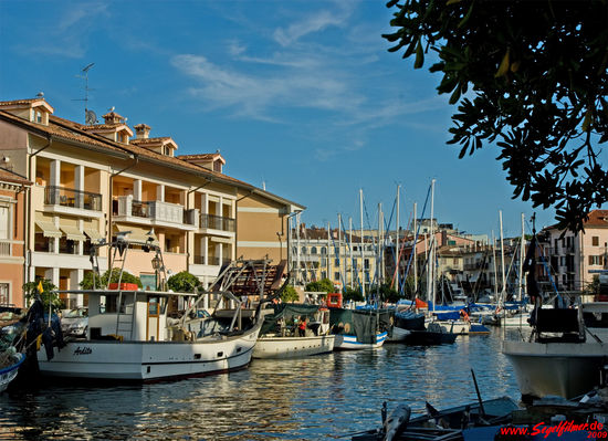 Porto Mandracchio im Stadtzentrum von Grado