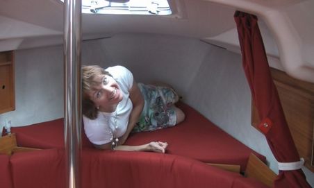 Probeliegen in einem der Boote