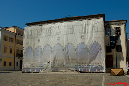 Auf dem Tito-Platz (Titov trg) in Koper