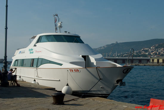 Warten auf das Linienschiff, welches uns wieder zurück nach Grado bringt.