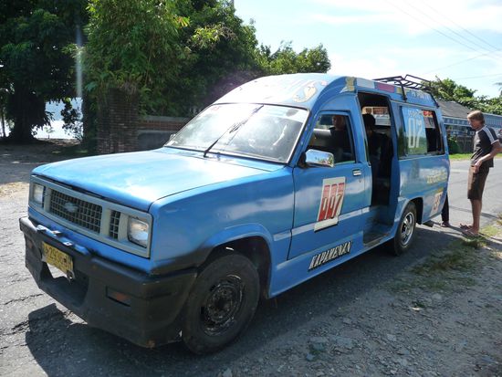 Wieviele Menschen koennen in diesem Auto mitfahren???