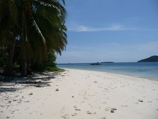 Dies ist die zweite Insel, an diesem Strand haben wir unser Mittagessen bekommen