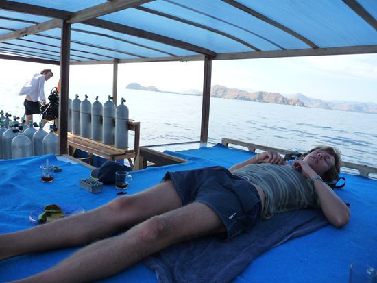 Chillen auf dem Tauchboot 