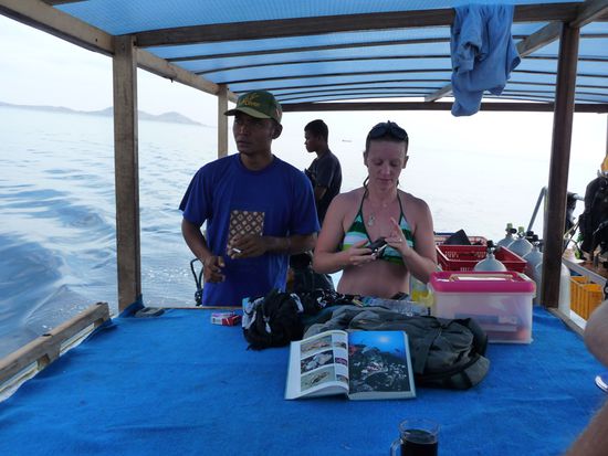 Unsere zwei Divemaster: Nun und Jennyfer