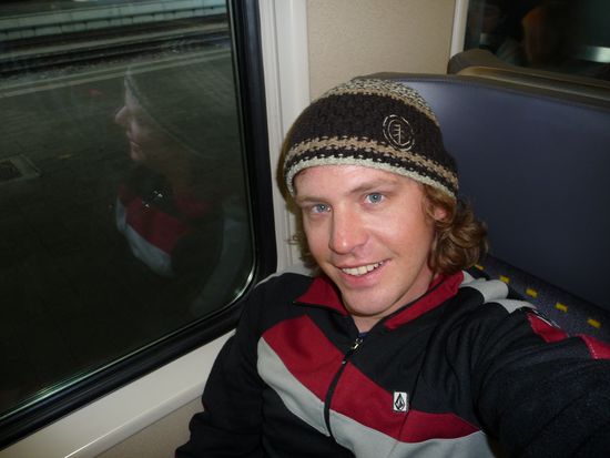 Im Zug Basel-Zuerich
Fuer einmal sogar ohne Panne!!!