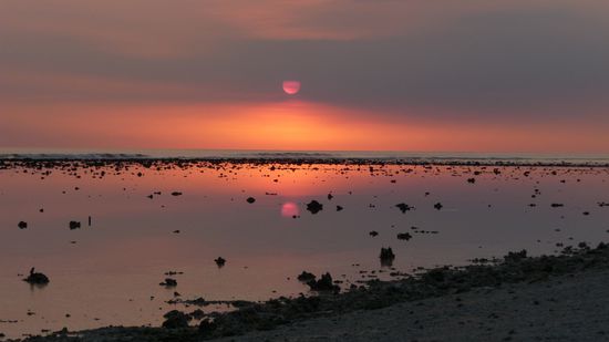 Dieser Sonnenuntergang war de schoenste den ich bis jetzt gesehen habe. die Sonne spiegelte sich im Meer vor mir