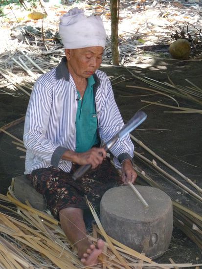 Hier der Bambus aufgespalten