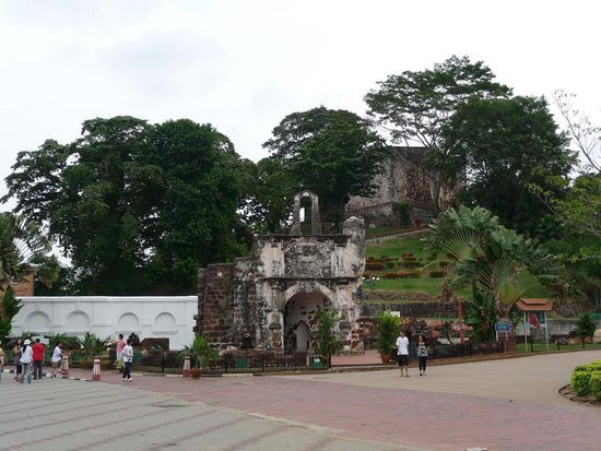 Das einzige was von dem Fort noch zu sehen ist das grosse Eingangstor