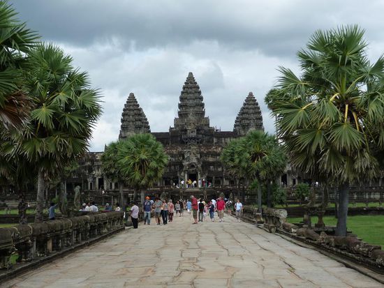 Iinnerhalb der ersten Mauer, aber immernoch von aussen!!!