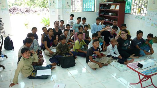 Klassenfoto mit den zwei Teacher's