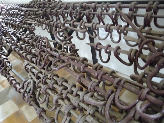 Und Folterinstrumente