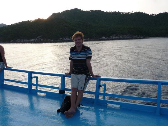 Ich habe keine Probleme damit, und bin gleich vier mal auf einen Early Morning Dive.
Insgesammt habe ich nochmals 12 Tauchgaenge hier gemacht. Was mein Total jetz auf 34 erhoeht 