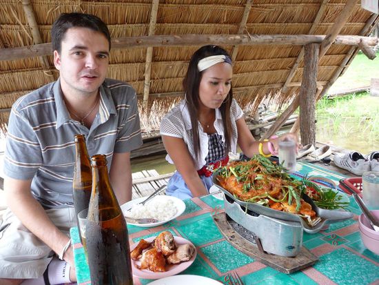 Dominic (Brown) und Freundin
Seht ihr den Fisch!!! Der war echt super 