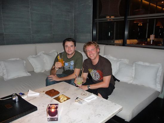 An einem Abend sind wir in ein Luxushotel gegangen um in der Edel Bar ein paar Cocktail's zu schluerfen 