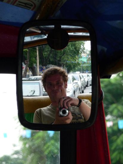 Den Rückweg habe ich dann mit einem Tuk Tuk in angriff genommen. Kann ich nur jedem mal empfehlen. So bekommt man den Kampf im Verkehr Bangkoks am besten mit