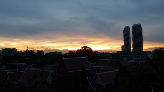 Da ich ein grosser Fan von Sonnenuntergängen bin, wollte ich euch einen der letzten meiner Reise nicht vorenthalten. Vom Dach meines Guesthouses aus konnte dieses Foto machen. Mal was anderes als immer nur vom Strand aus