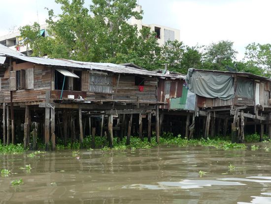 Pfahlbauten in Bangkok