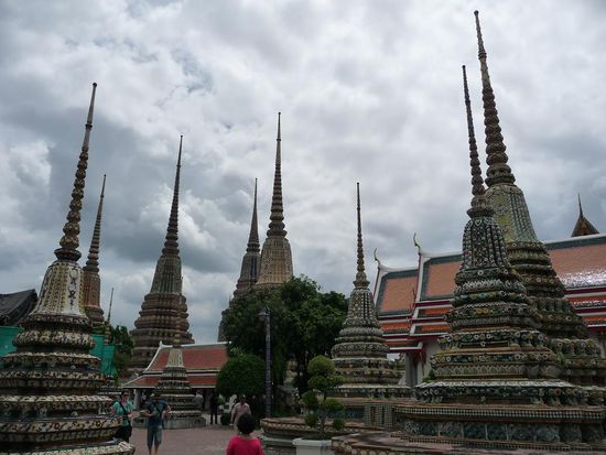 Stupas im Wat Pho Tempel