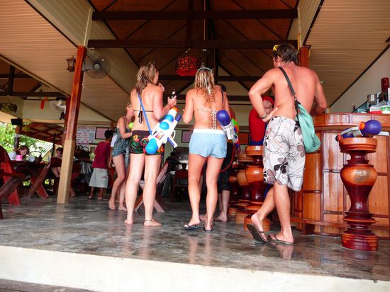 Riesenwasserpistolen!!