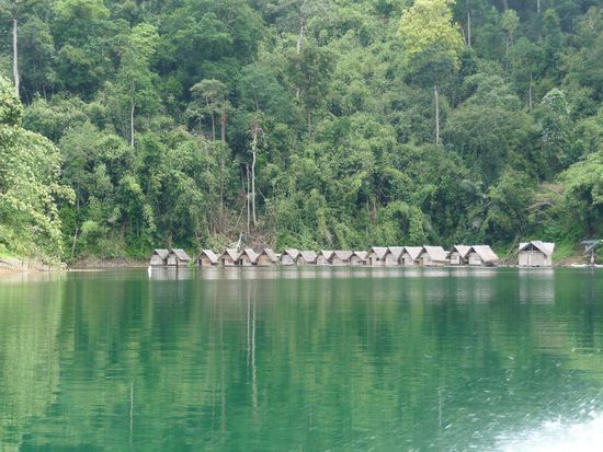 Ankunft bei den schwimmenden Bungalows