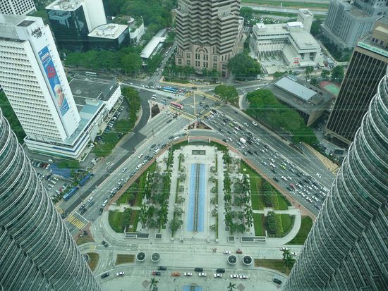 Blick hinunter 
Von da unten habe ich die Fotos bei Nacht gemacht