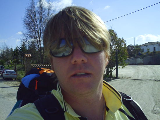 20km sind geschafft, und ich auch! Am Ortseingang von Monesterio...