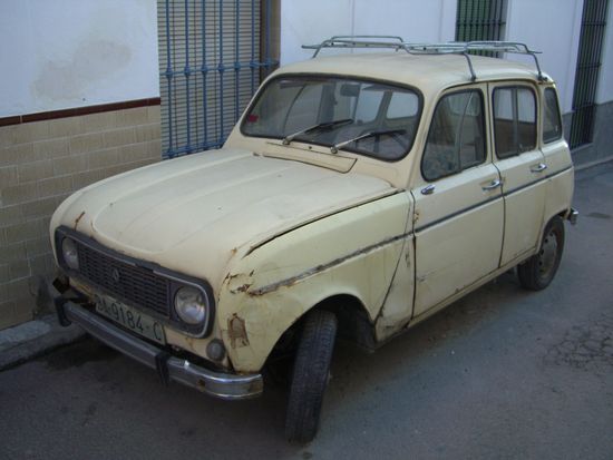 ...und was wuerd ich dafuer geben mit dieser Rostlaube fahren zu duerfen....ich brauch keinen BMW, keinen Buggy oder meinen Ferrari den ich mir mit 40 hole...., ich brauch nur diesen wagen um weiterzukommen....aber ich gehe, ich gehe...