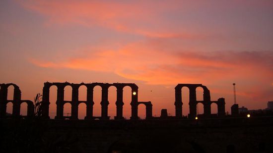 ...also haben wir noch ein wenig unter den Merida Aquaducten ueber roemische Zeiten geschwaermt....