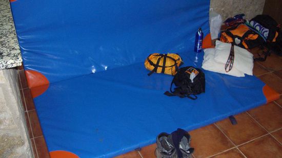 und meine 1 nacht auf ner sporthallenmatte....ich liebe euch...bis bald...der pepe