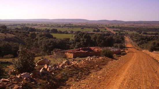 ups...hab in Tabara gar keine Fotos gemacht!! Dort hab ich n Tag Pause gemacht und war abends dann doch noch mal beim Artz, wegen meinem linken Fuss!! Und ich dacht immer mein rechter wird streiken... Als tipp- Bar Palacio, Der Laden im Ort!! und nette Leute, wie zb Miguel!!! Liebe Gruesse, wir sehen uns im Rheinland!!!