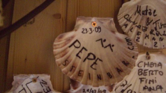 in einer Bar in den Bergen konnte man sich verewigen!!! Wusste gar nicht, das Matze mit Tina zusammen ist....