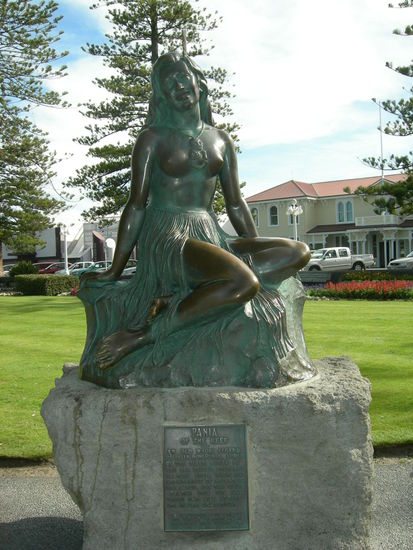 Pania of the Reef (ist hier gleich beliebt wie die kleine Meerjungfrau in Kopenhagen)