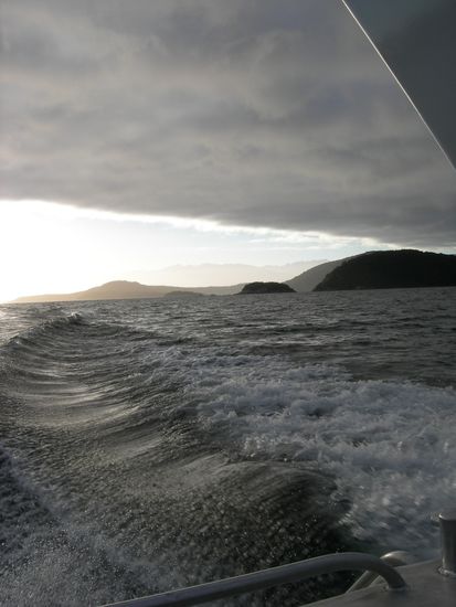 Die Wolken waren wie abgeschnitten. Vor und nach der Fahrt zum Fjord war es sonnig!