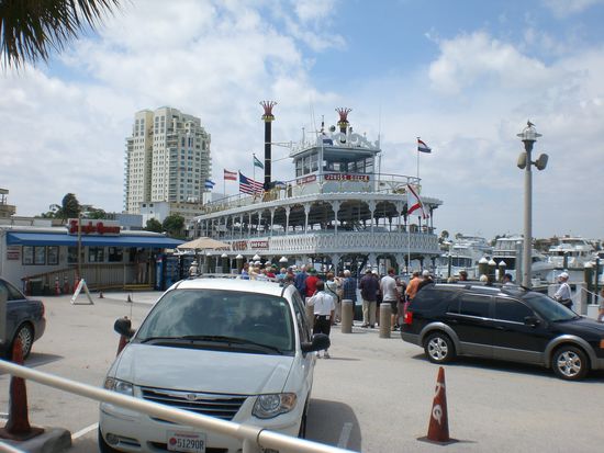 Die Jungle Queen, leider durfte man nicht auf das obere Deck