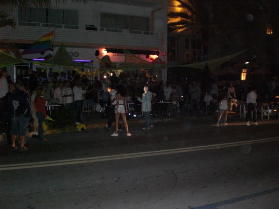 Tänzer mitten auf der Straße!!!