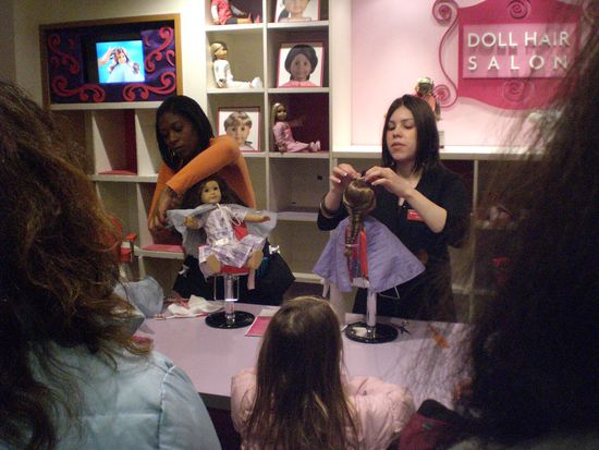 Der Friseur-Salon für die Puppen