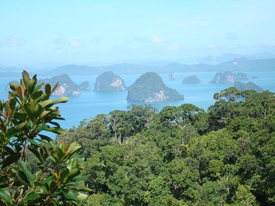 Ausblick auf die vorgelagerte Inselwelt von Krabi