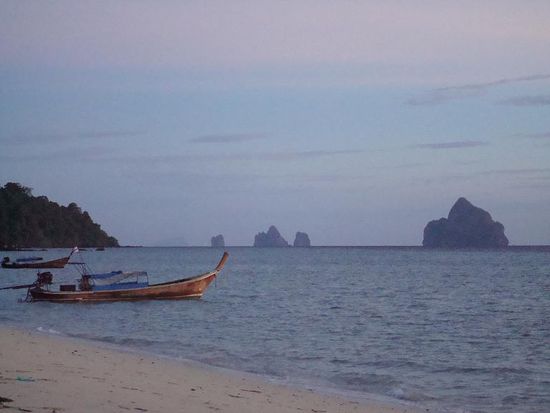 Sonnenaufgang auf Koh Kradan - Ruhe, Meeresrauschen und menschenleer - genau so!