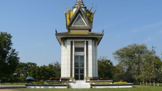 Killing Fields - Gedächtnis-Stupa in Choeung Ek