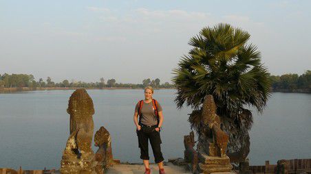 Mimi vor dem Sras Srang