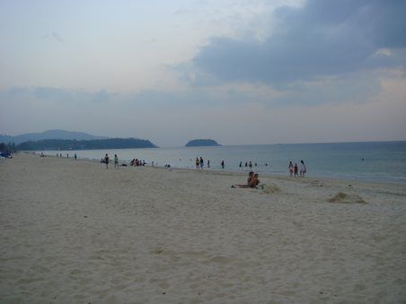 Karon Beach bei Sonnenuntergang