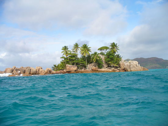 St Pierre (man beachte die hohen Wellen!)