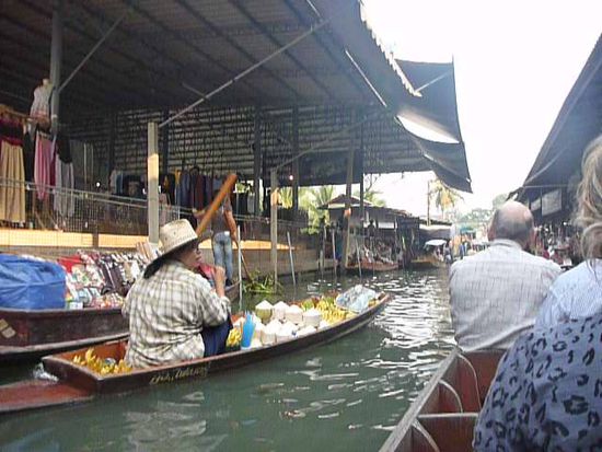 "Coconut! 20 Baht!"