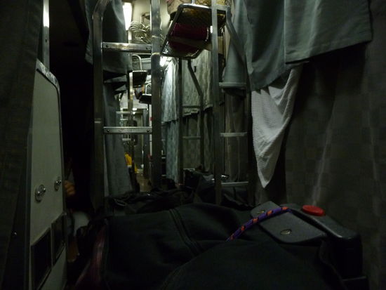 Nachts um halb 3 im Nachtzug...das Gepäck ist noch da...