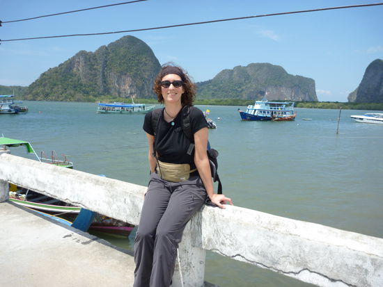 Endlich am Meer!  (Man beachte die supidupidiebstahlsicher versteckte Wertsachentasche...)